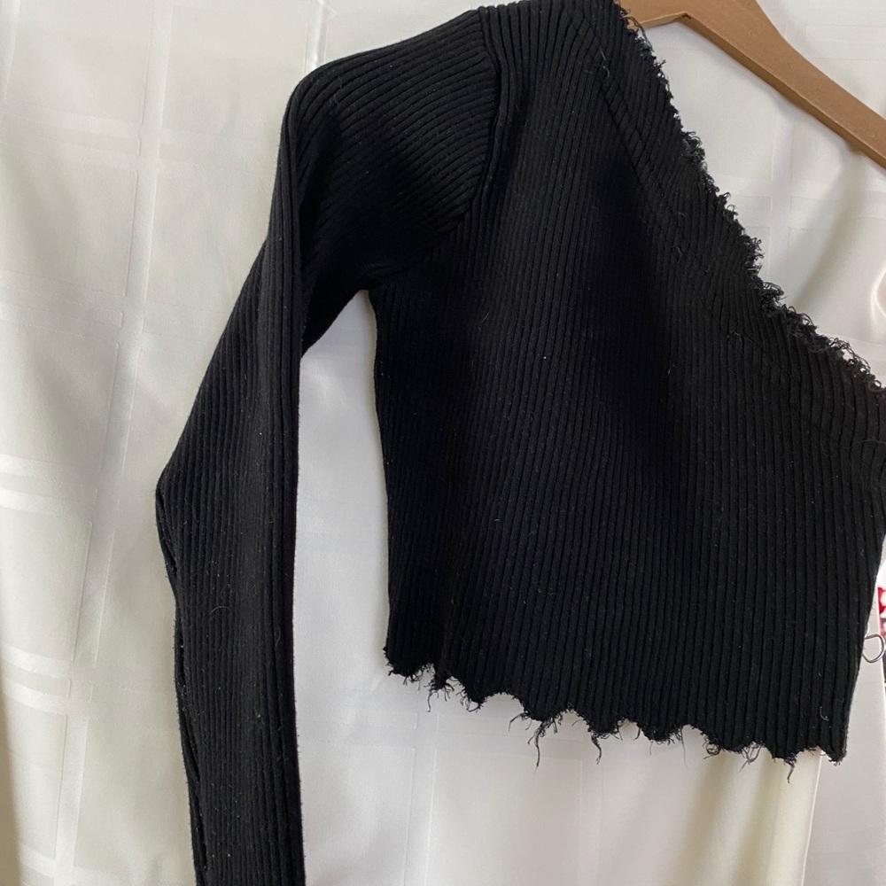 women’s crop top